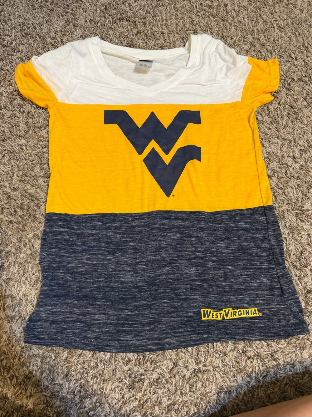 Women’s color block West Virginia t-shirt. Size large